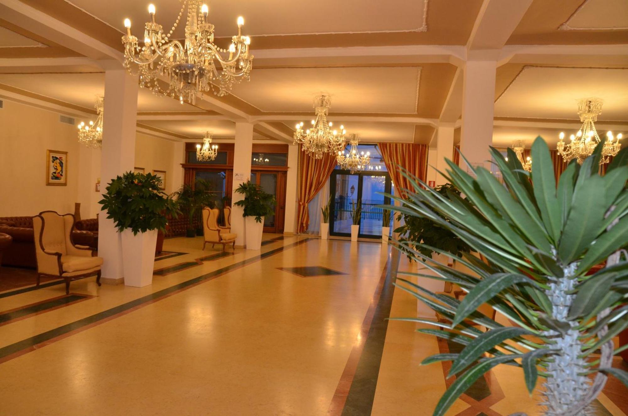 Grand Hotel Montesilvano Marina Exteriér fotografie